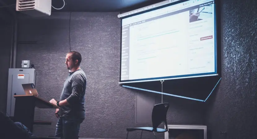 A Brief Overview On Projection Mapping Software