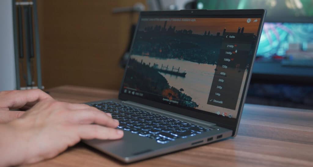 best open source video players for linux