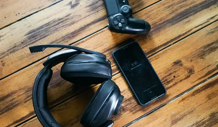 connect gaming headset to a phone