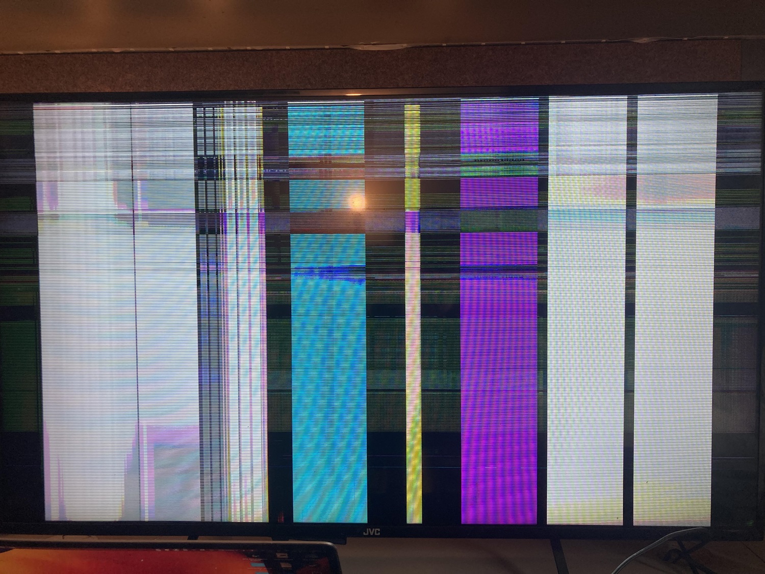 horizontal and vertical lines on tv screen