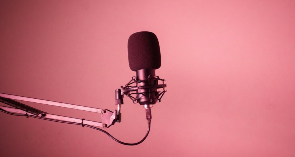 How To Connect A USB Mic To Xbox One? Full Guide
