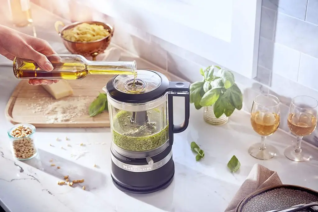 Smart Kitchen Gadgets That Will Turn You into a Master Chef for Holiday Cooking